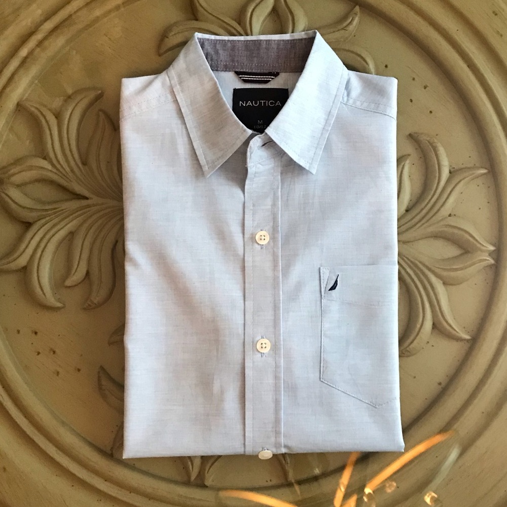 Boys M 10-12 Nautica lt blue SS button down shirt